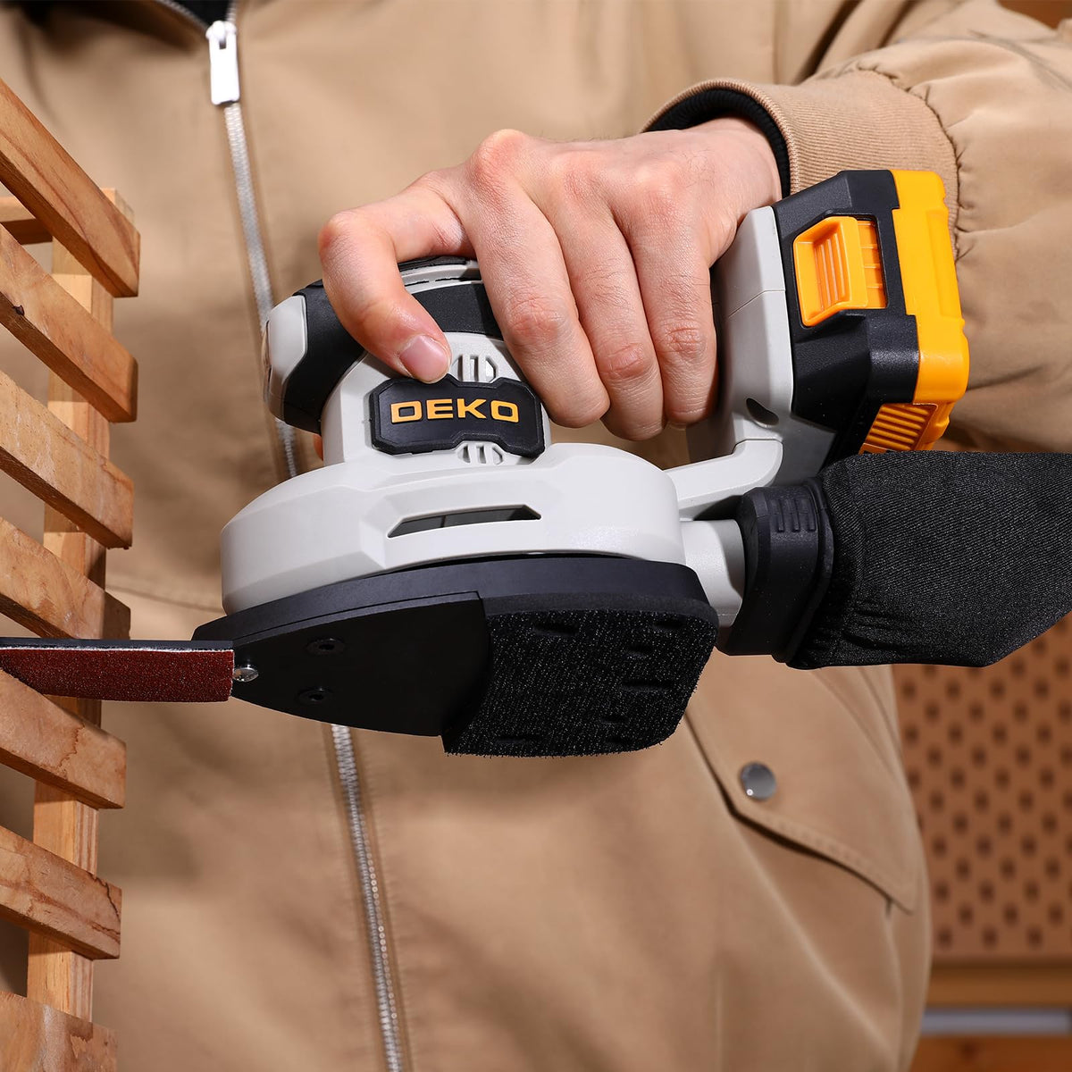 Cordless Detail Sander with Dust Collector Z42776