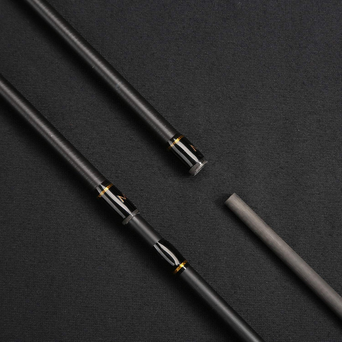 2 Piece 7 Feet 24 Ton Carbon Fiber Spincasting Fishing Rod with 2 Tips I216869